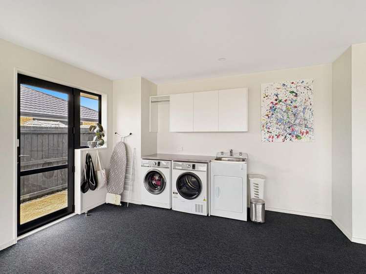 30 Minerva Cr Woodend_13