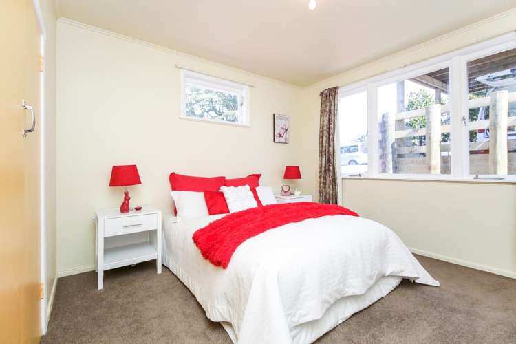 10 Sylvan Crescent Te Atatu South_9