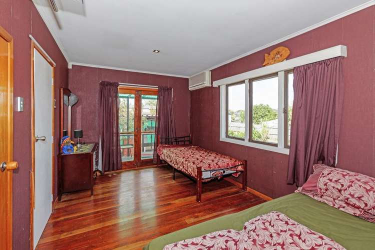 75 Roberts Road Te Atatu South_11