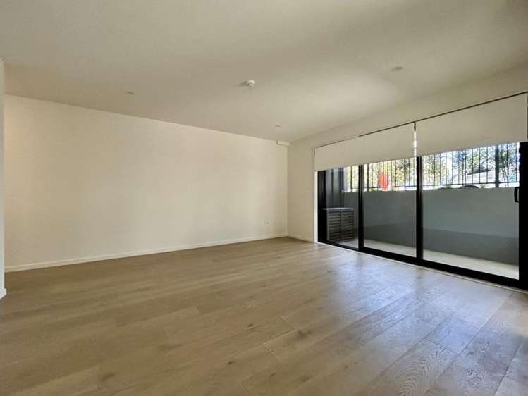 10/64 (64c) Coronation Road 1712_5