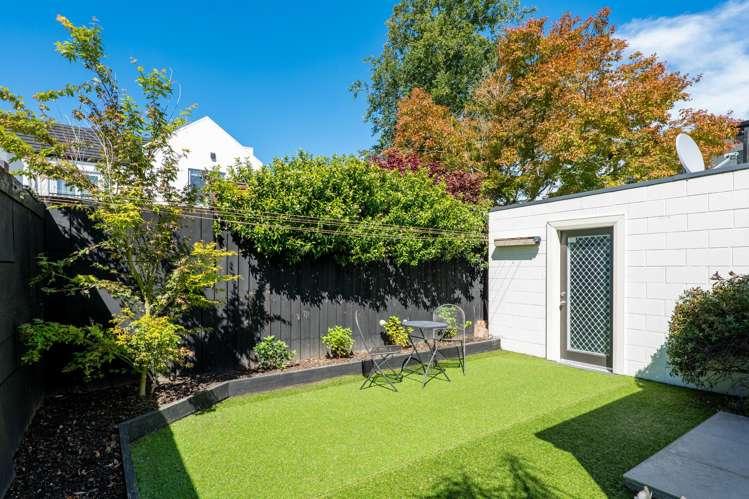 122A Office Road Merivale_12