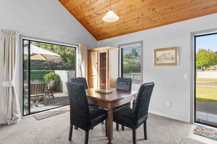 1/1 The Moorings Two Mile Bay_13
