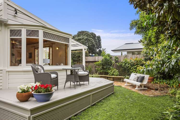 11 Mozeley Avenue Devonport_16