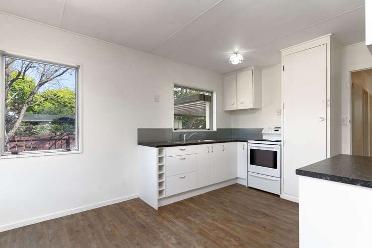 2 Hilton Road Carterton_2