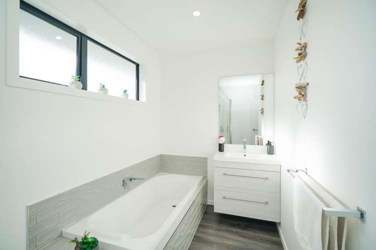 12 Pegasus Place Seaward Bush_14