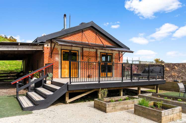 328 Gladstone Road North Wingatui_25