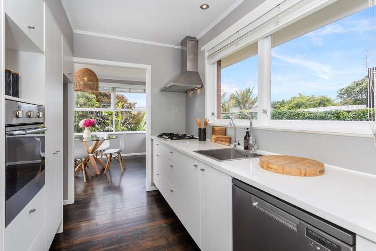 8 Currie Avenue Hillsborough_4