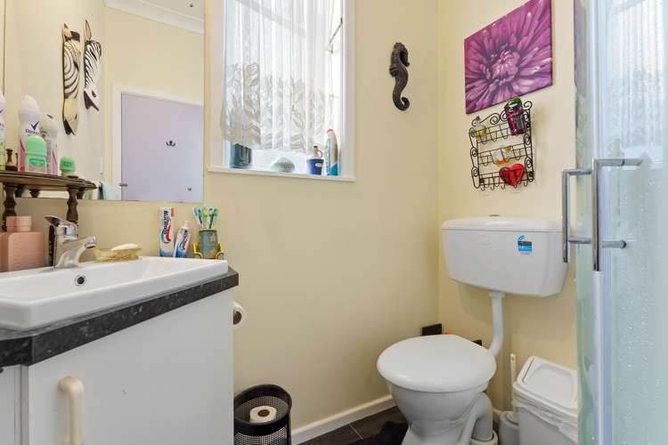 38 Kirk Street Otaki_13