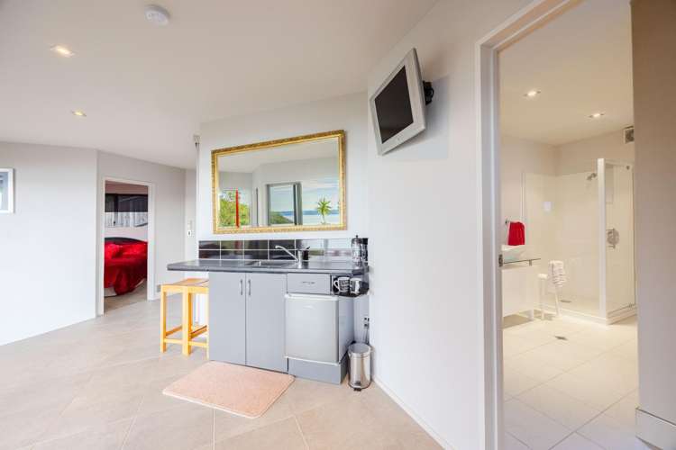 4B Seapoint Road Bluff Hill_16