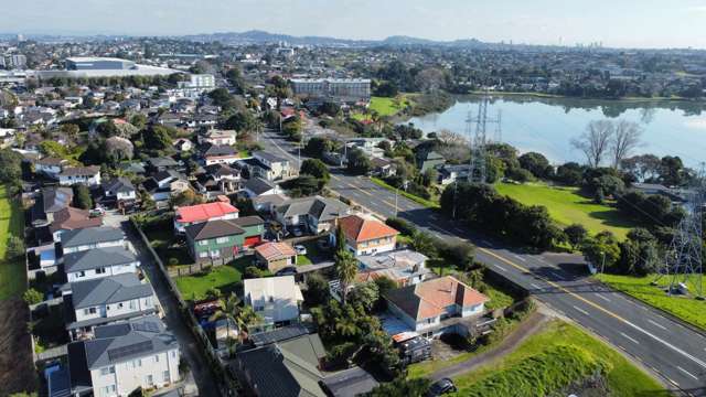 SPACIOUS HOME + 620M² THAB ZONE = OPTIONS