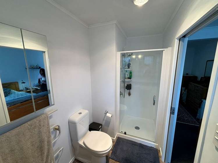 102a Titirangi Road New Lynn_22