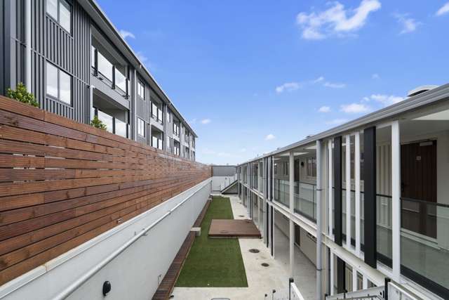 Comfortable  2 Bedroom 2 Bathroom Apartment