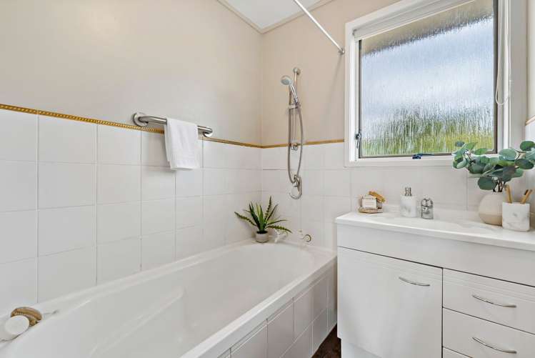 1/19 Glastron Place Bayview_16