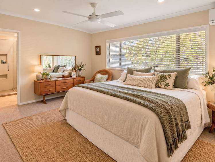 5 Seymour Road Mellons Bay_16