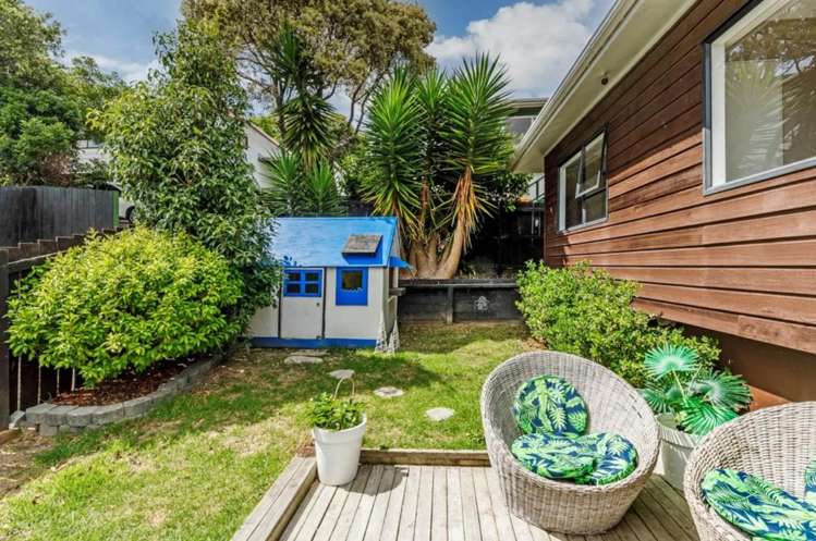 1/111 Spinella Drive Bayview_11