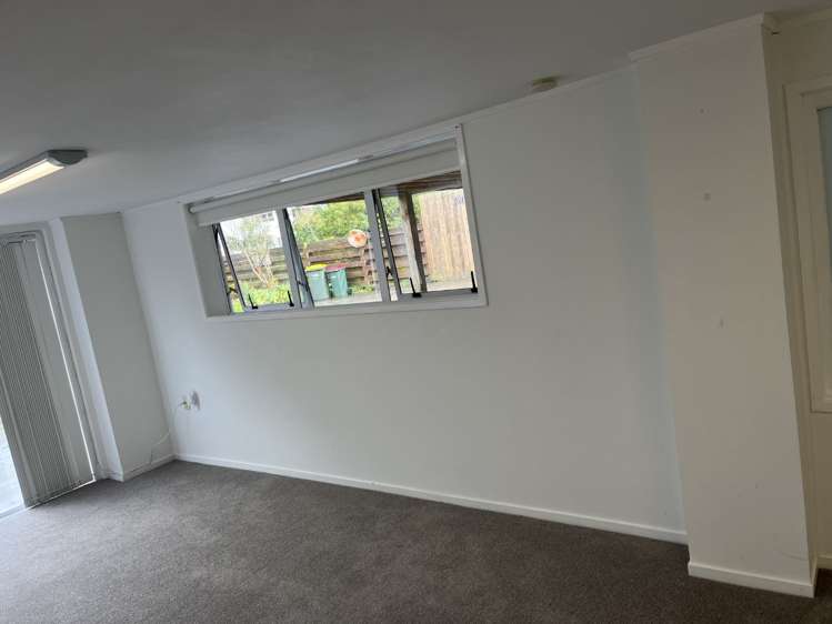32 Chartwell Avenue Glenfield_10