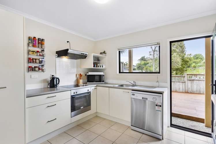 22/94 Glengarry Road Glen Eden_4