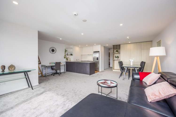 64/8 Thompson Park Road_0