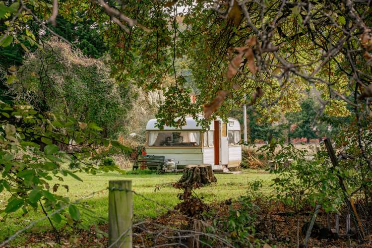 8 Roches Lane Lumsden Surrounds_14