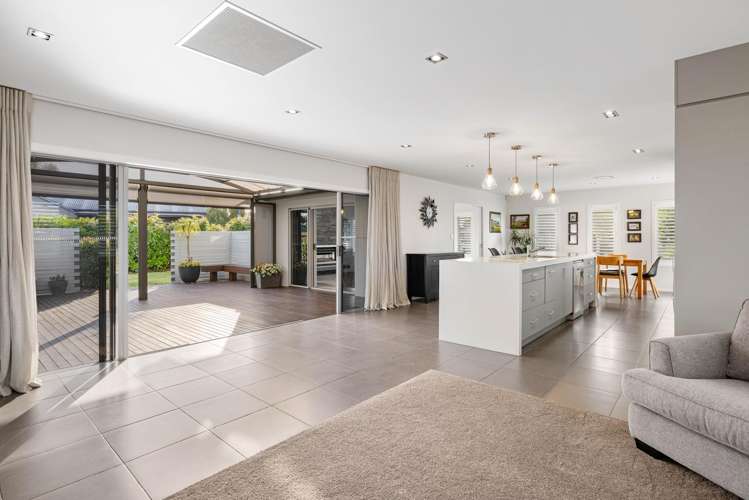 2 Lamia Grove Papamoa_15