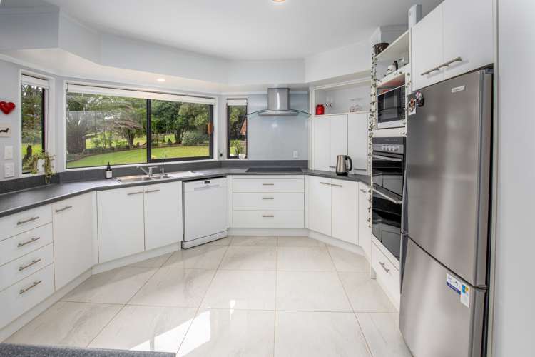 572 Pinnacle Hill Road Bombay_5