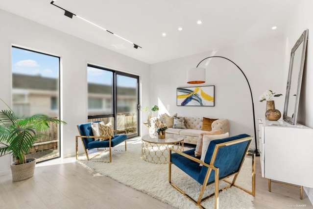Modern Coastal Living in Macleans Zone!