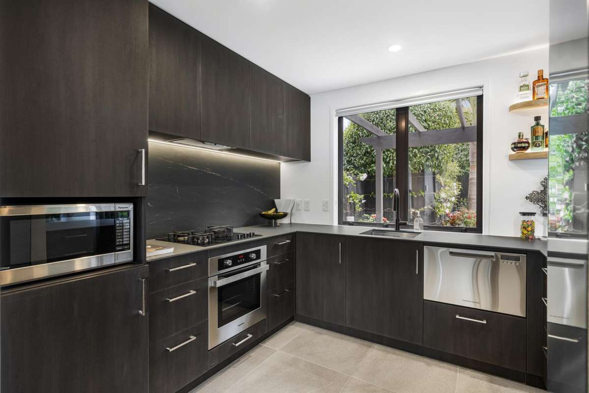 4/7 Cowie Street_1