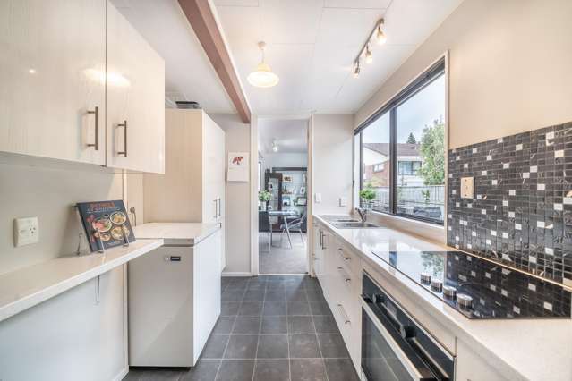 1 Garth Lane Maoribank_3