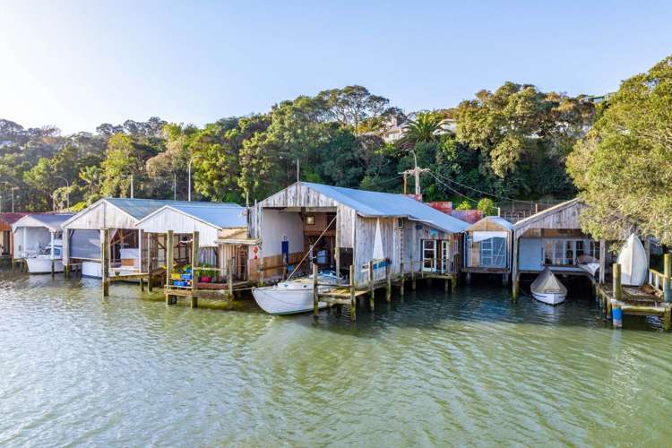 Boatshed/6155/50 Riverside Drive_0