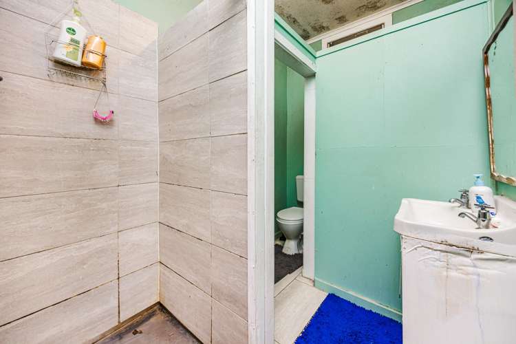 319 Massey Road Mangere East_12