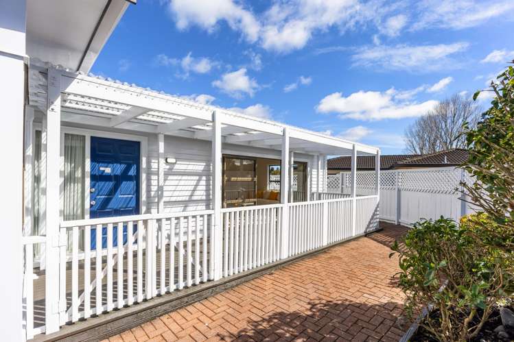 1042 Great North Road Point Chevalier_12