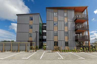 2/40 Waiparaheka Drive_4