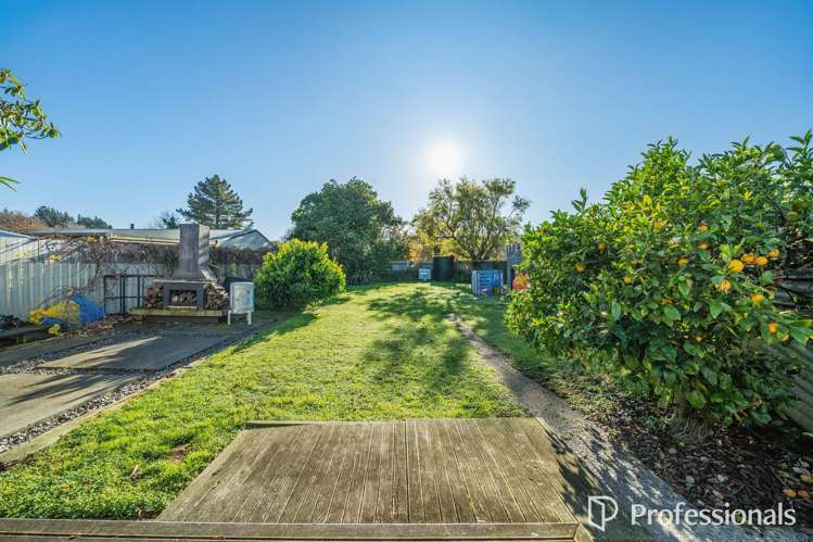 18 Burden Avenue Wainuiomata_16