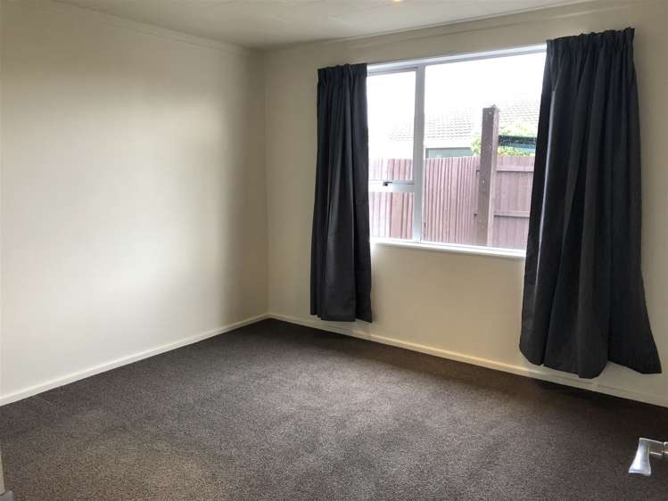 1/70 Lakewood Drive Burwood_7