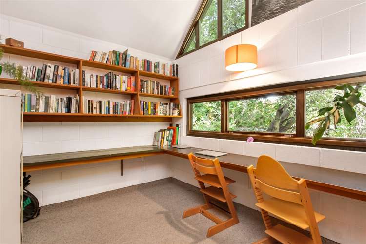 305 Avonhead Road Avonhead_16