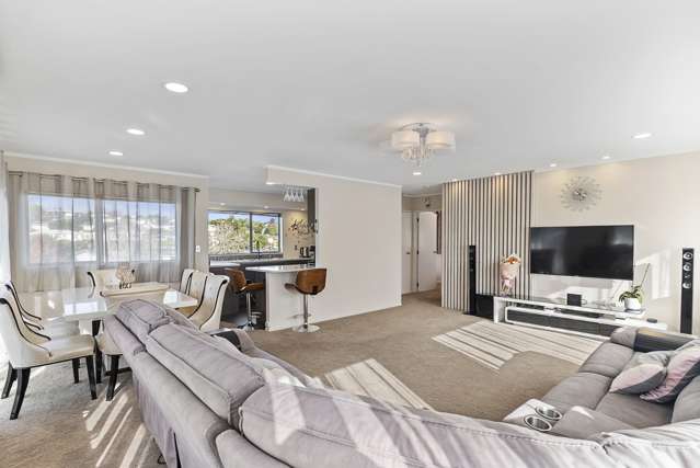 2/6 Boys Place Pakuranga Heights_2