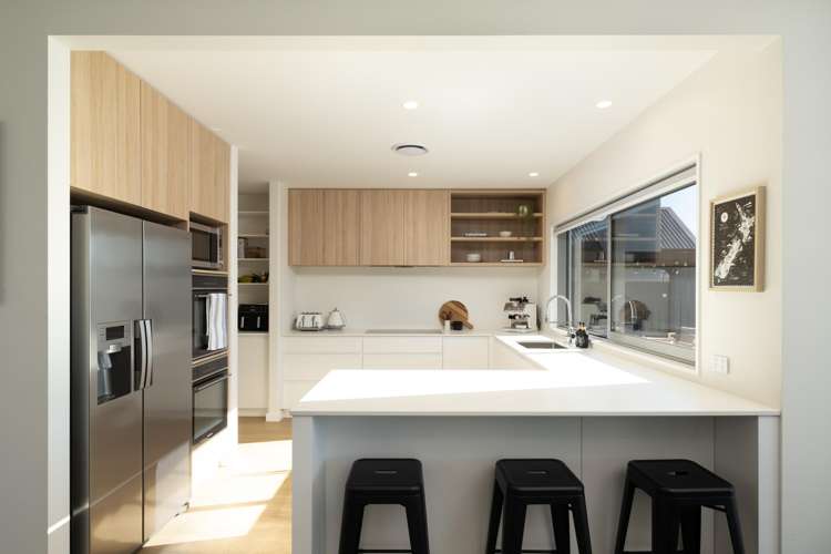 14 Waters Avenue Burleigh_10