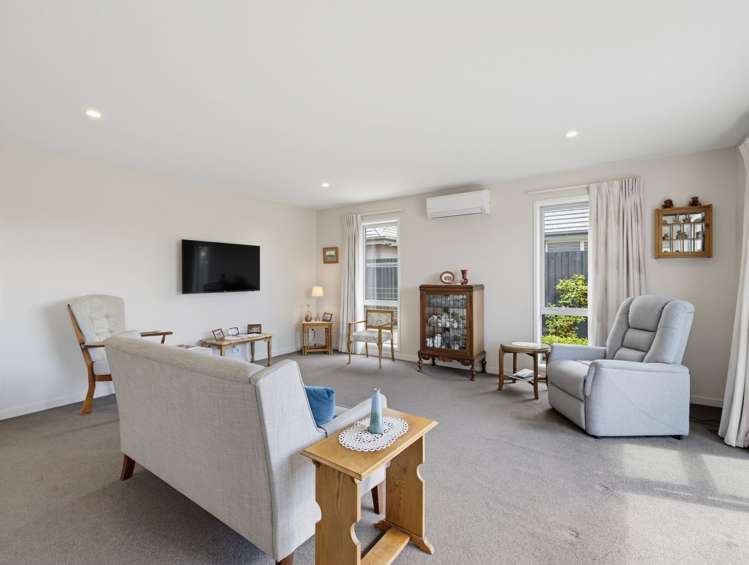 33 Eastfield Drive Lincoln_5