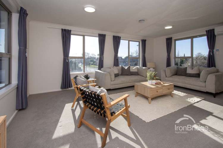 25 Delaware Crescent Russley_2