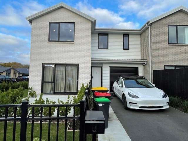 Contemporary Comfort Beside Riccarton Racecourse