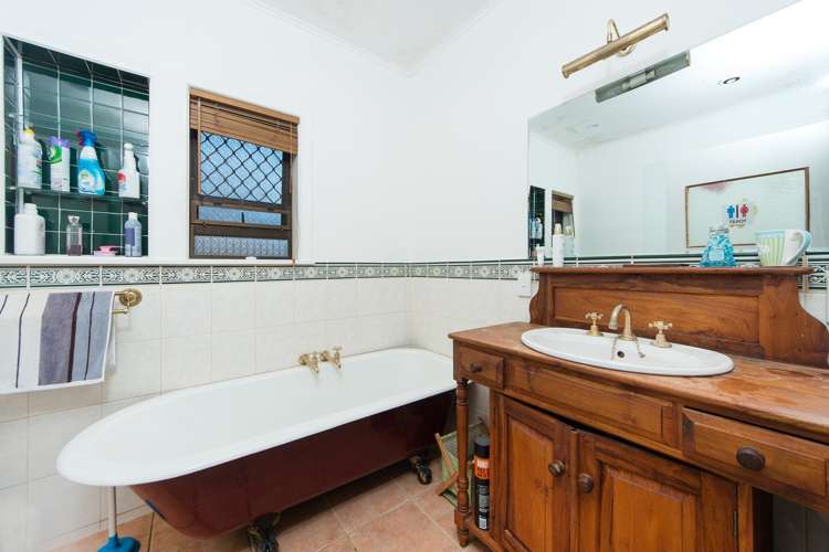 11 Kelsey Crescent Hillsborough_12