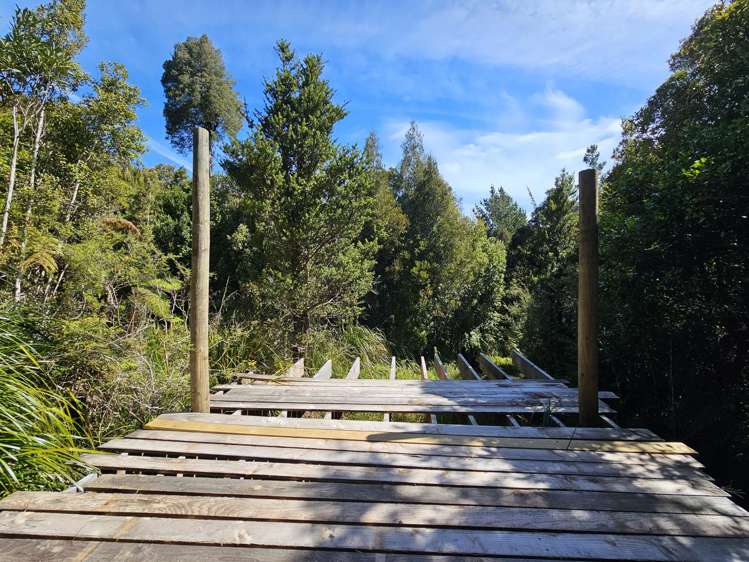 215 Clifton Road Kaiata_27