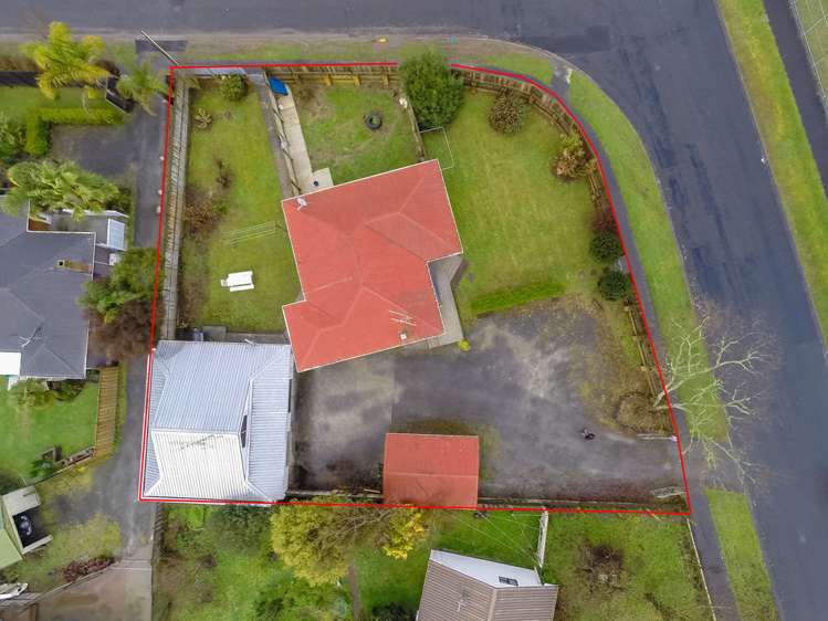 1 Greta Street Glenview_19