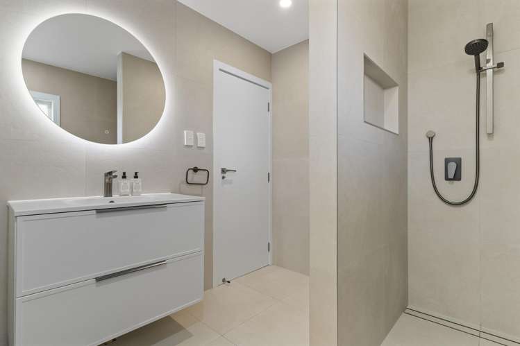 13 Barnhill Crescent Pahurehure_6