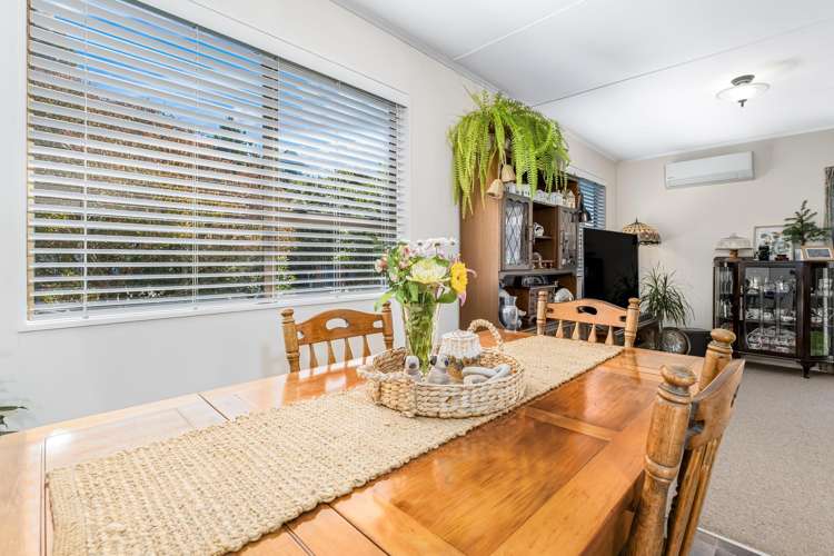 90 Omapere Street Whitby_8