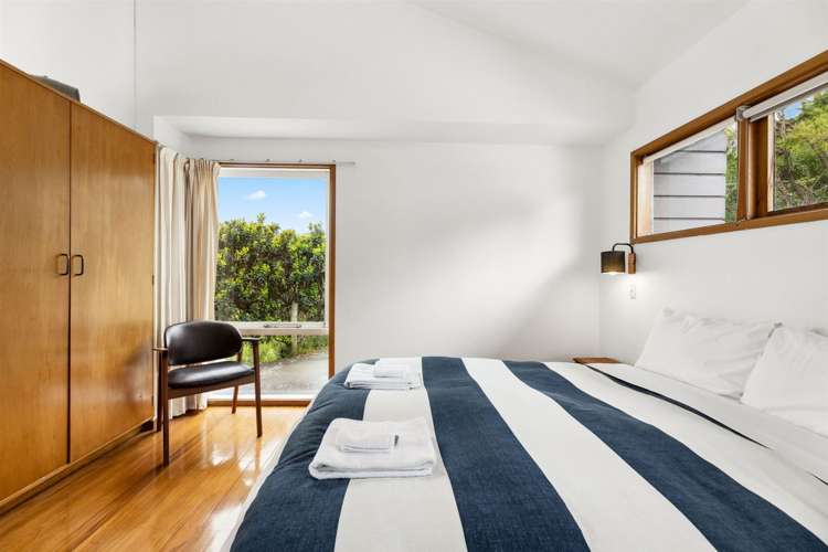 223 Beach Road Akaroa_12