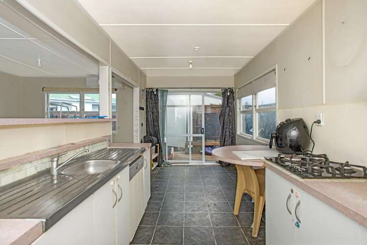 103 Huxley Road_1