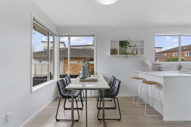 54 Cockayne Crescent Sunnynook_10