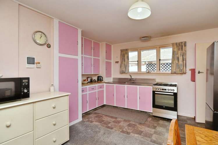 372 Breezes Road_5
