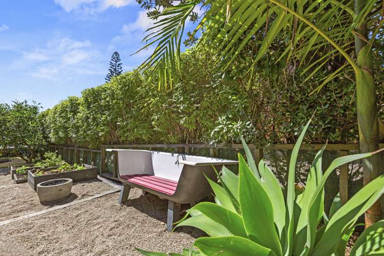 33 Manukau Road Raglan_36